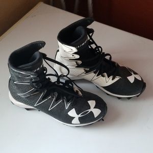 Under Armour boys football cleats